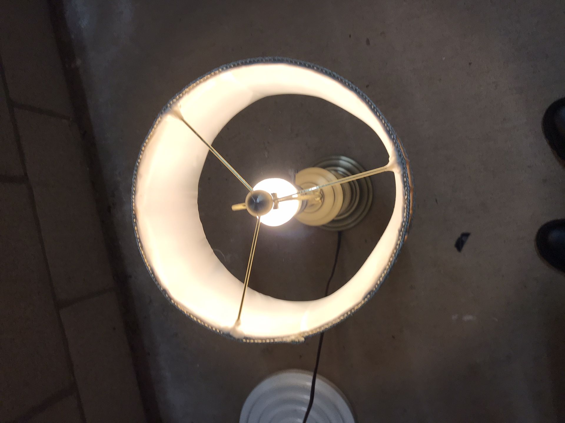 Table lamp
