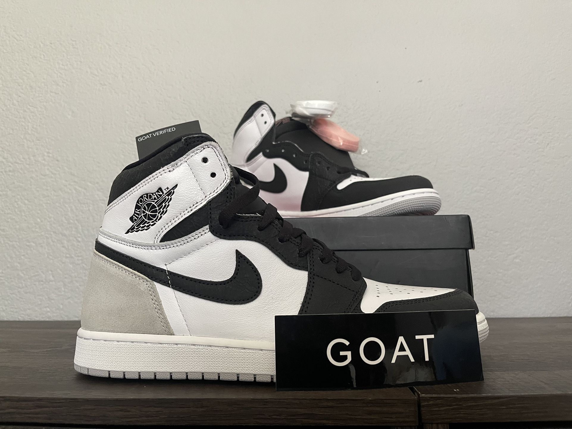 New Air Jordan 1 High OG ‘Bleached Coral’ Size 11 Mens