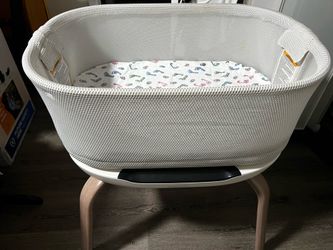 Graco smart bassinet