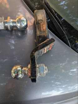 7500 lnb ball mount and 15000 lb ball mount 60 dollars for the pair