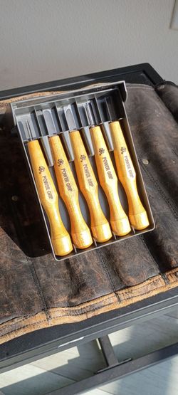 BRAND NEW Power Grip 5-Piece Wood Carving Chisel Set - Made in Japan