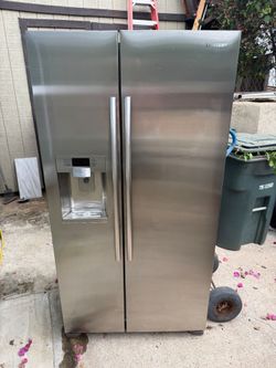 Samsung Side by Side Refrigerator Freezer