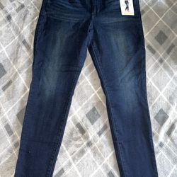Woman’s Modern Skinny Jeans