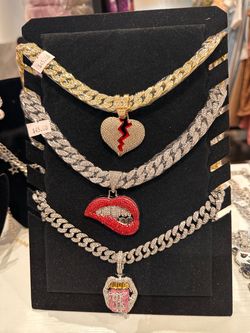 Gold silver necklace with pendant