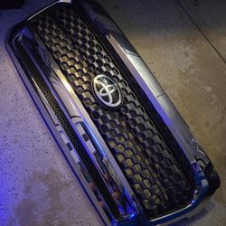 Toyota tundra front grill