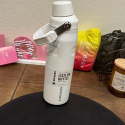 Stanley 24oz Iceflow Bottle 