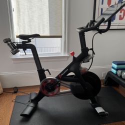 Peloton! It's A Peloton!