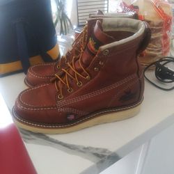 Thorogood Boots Moc Toe Boot Size 5