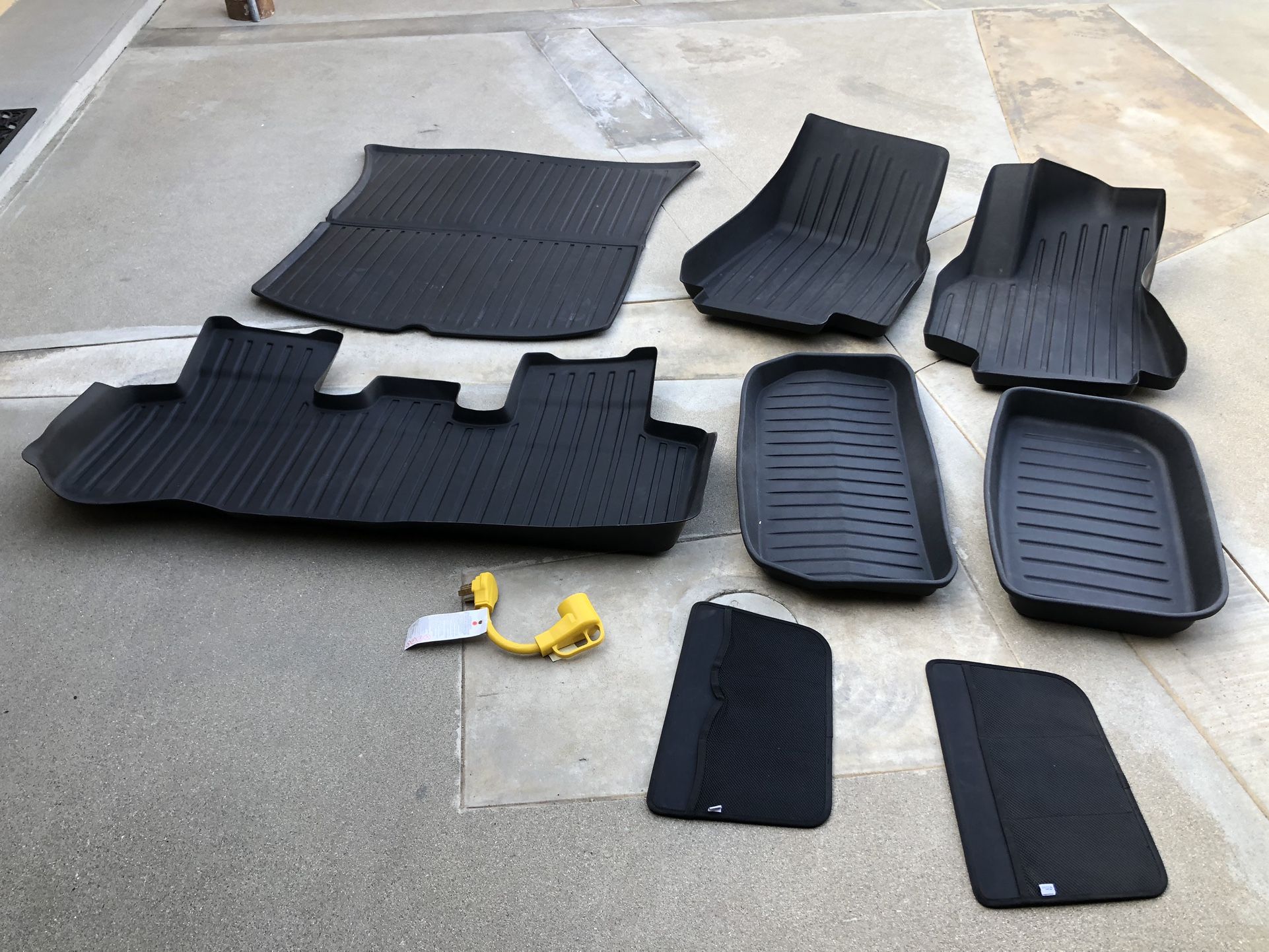 2020-2025 Tesla Full Set  Model Y Floor Mats  6 Pieces Plus Charger Converter