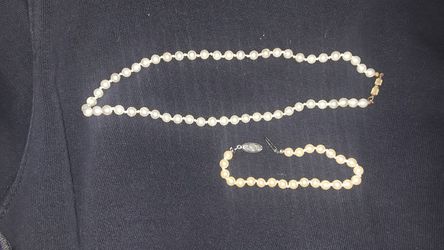 Pearl bracelet and necklace