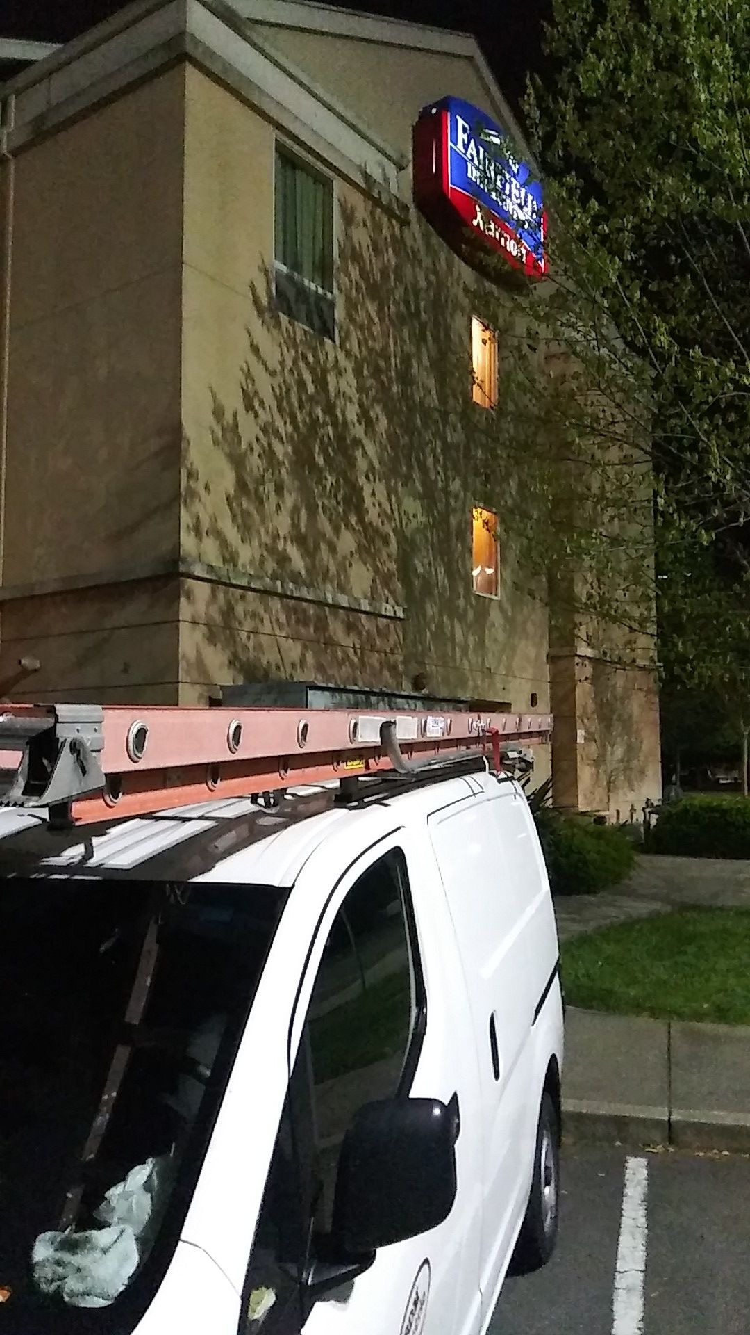 28 foot werner extension ladder