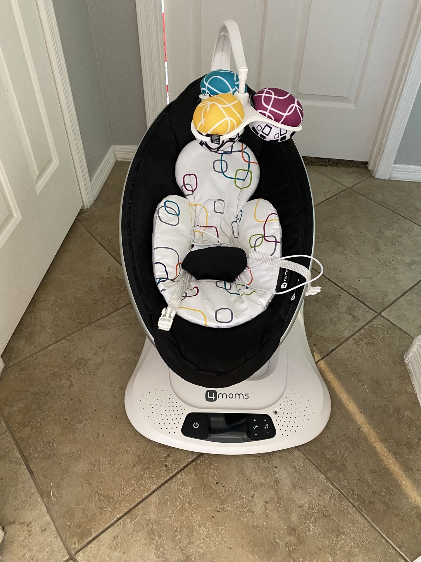 4moms MamaRoo Multi-Motion Baby Swing, Bluetooth Enabled with 5 Unique Motions, Grey