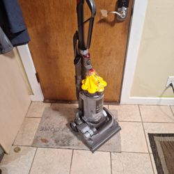 Like New Dyson33 Vacuum Cleaner  