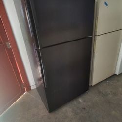 Refrigerator Has Ice Maker