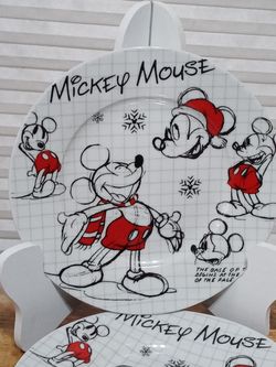 Disney Sketchbook Winter Mickey Mouse Size 8" Salad Plate