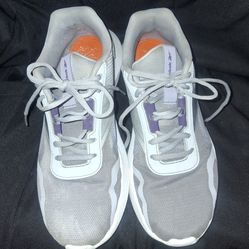 Reebok Women's Size 8 like new athletic shoes
