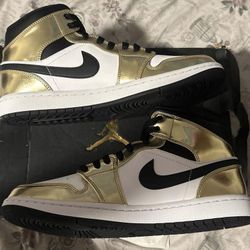 Jordan 1 Mid Metallic Gold