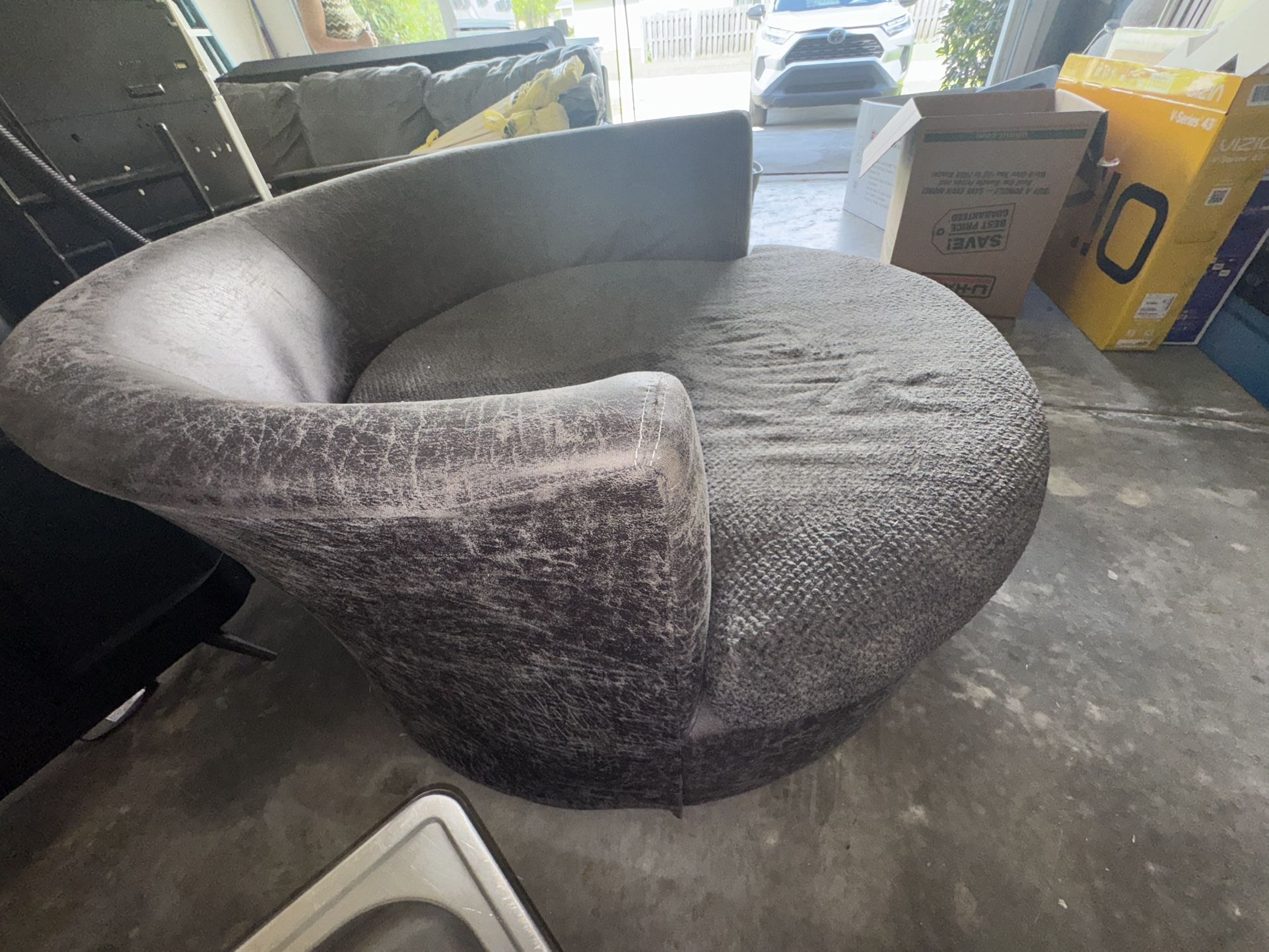 Sofa - Round Couch