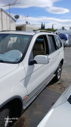 2003  BMW.  X5 suv