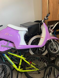 Razor Pocket Mod Miniature Euro-Style Electric Scooter 24V Betty Purple
