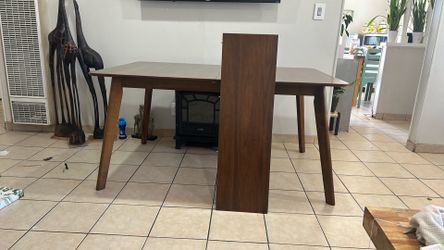 Dining table wood