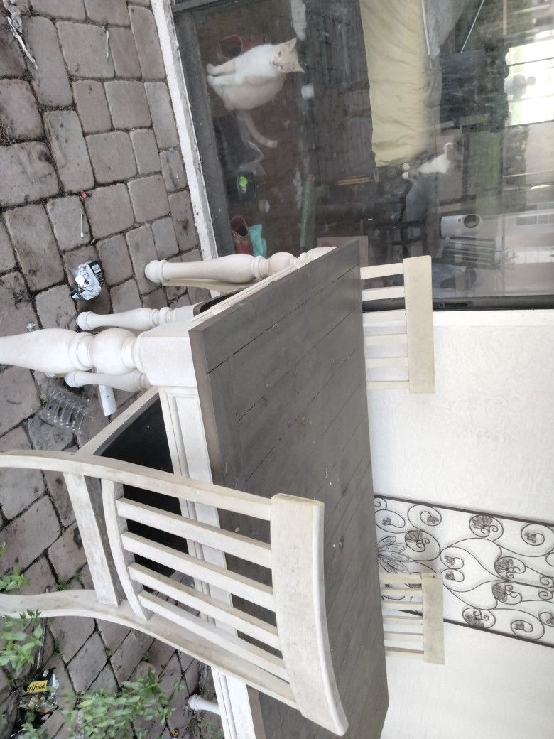 Kitchen Table With 4 Chairs