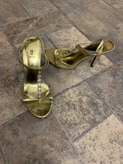Bakers Women’s size 7.5B Gold high heels with gemstones and buckle straps around ankles