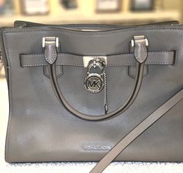 Michael Kors Mercer Medium Messenger bag