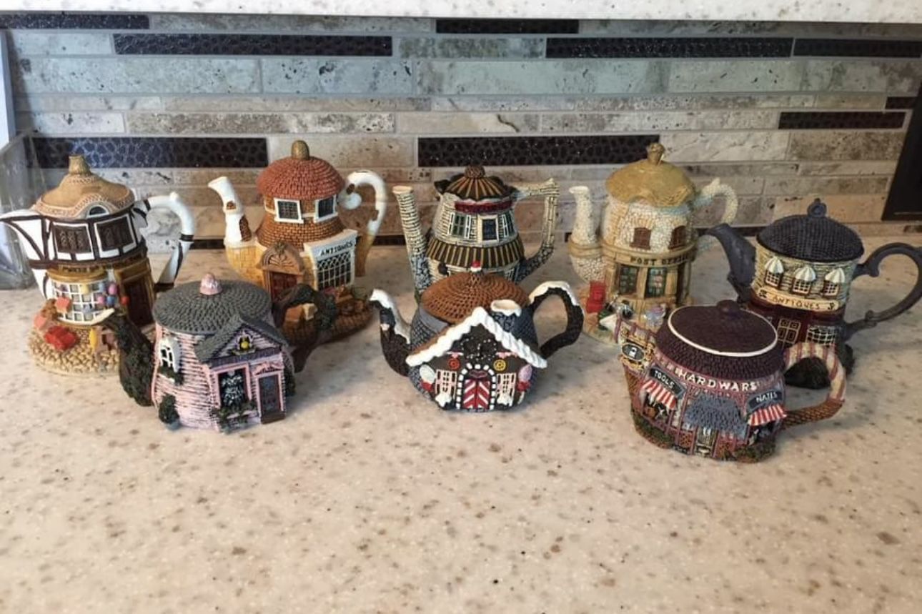 Hometown Teapot Cottages Collection (Resin)