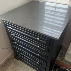 Glamorous Closet Island with Drawers & Storage 