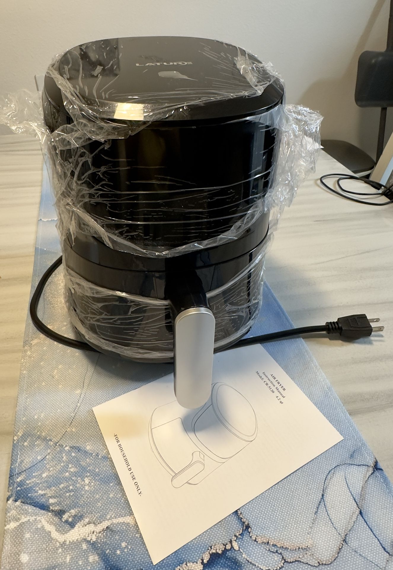 4.2 QT Black Air Fryer Oven Never Used
