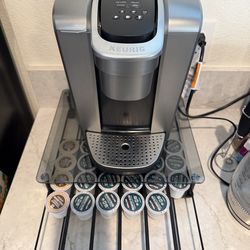 Keurig Coffee Maker + Pod Storage Drawer – Excellent Condition