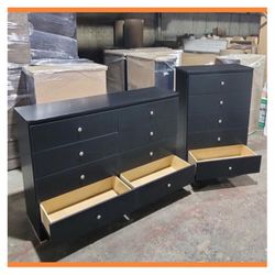 Dresser/ Eight and Five drawers dresser