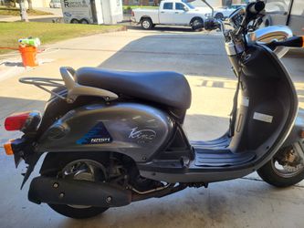 Motor scooter