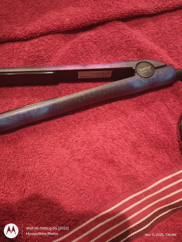 Bella Hair Straightener