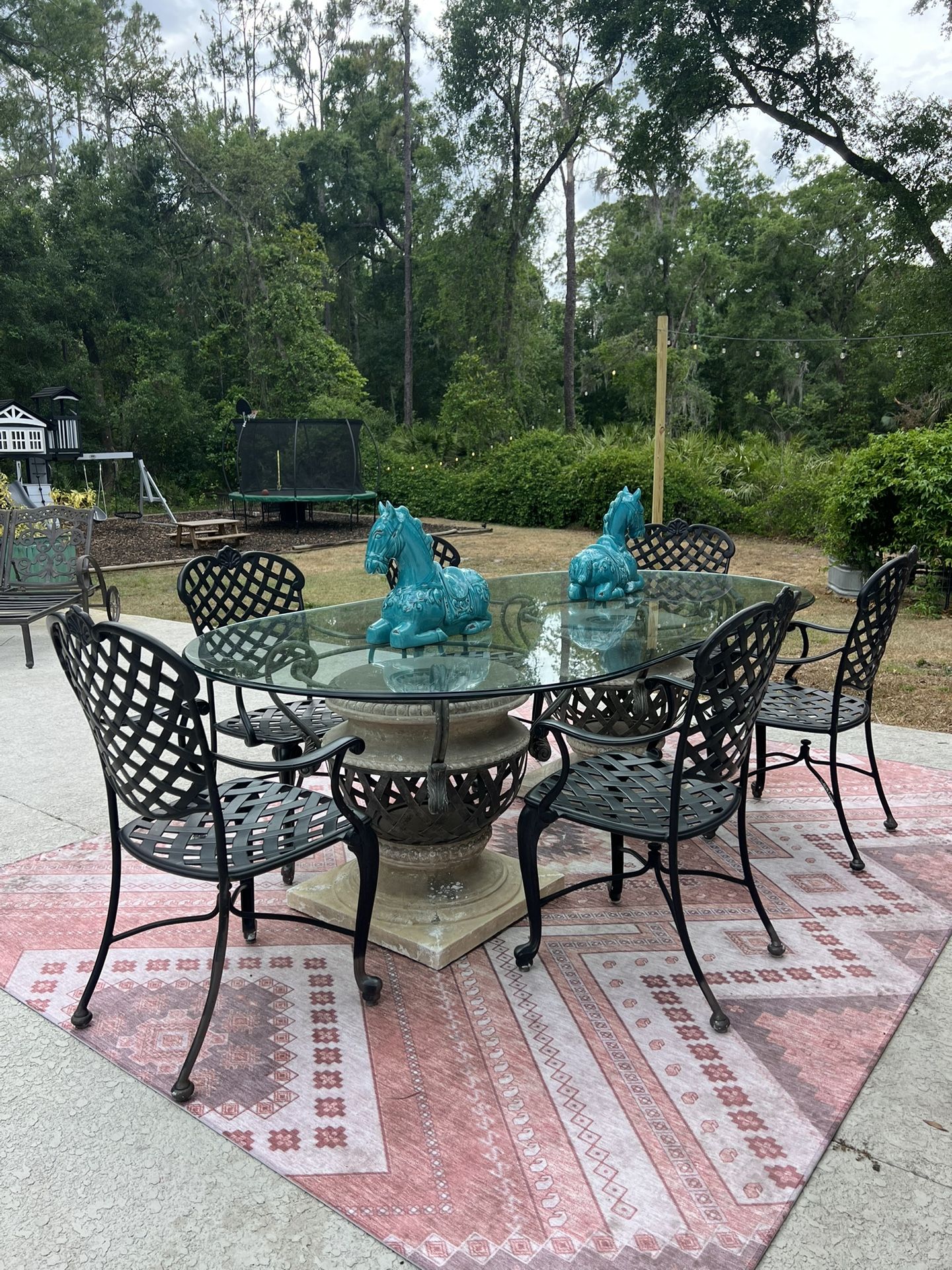 Outdoor Dining Table And Chairs
