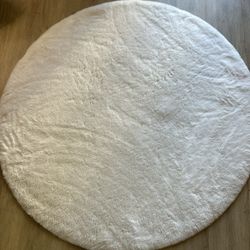Super Soft 5ft Area Rug