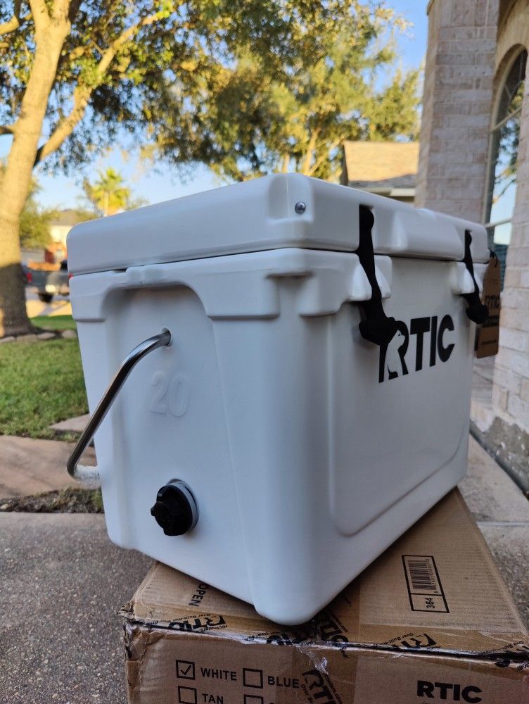 20QT RTIC Cooler (Brand new) Similar to YETI for Sale in Houston, TX