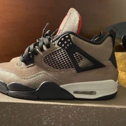 Jordan 4s