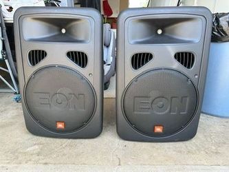 2 JBL EON G2 15” 500W Self Powered With Carrying Cases In Mint Condition