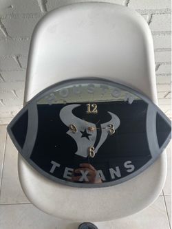 Texans mirror clock