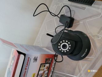 Foscam FI8910W Wireless IP Camera (Pan/Tilt, Night Vision) - Black