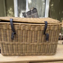 Wicket Basket With Leather Straps