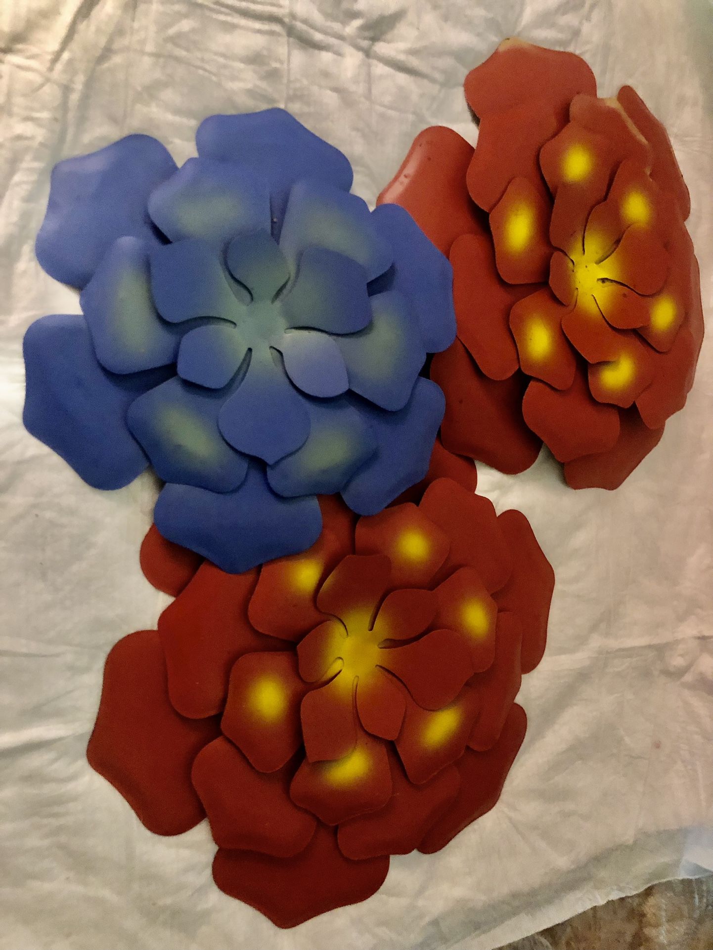 Set Of 3 METAL HYDRANGEAS WITH HANGERS