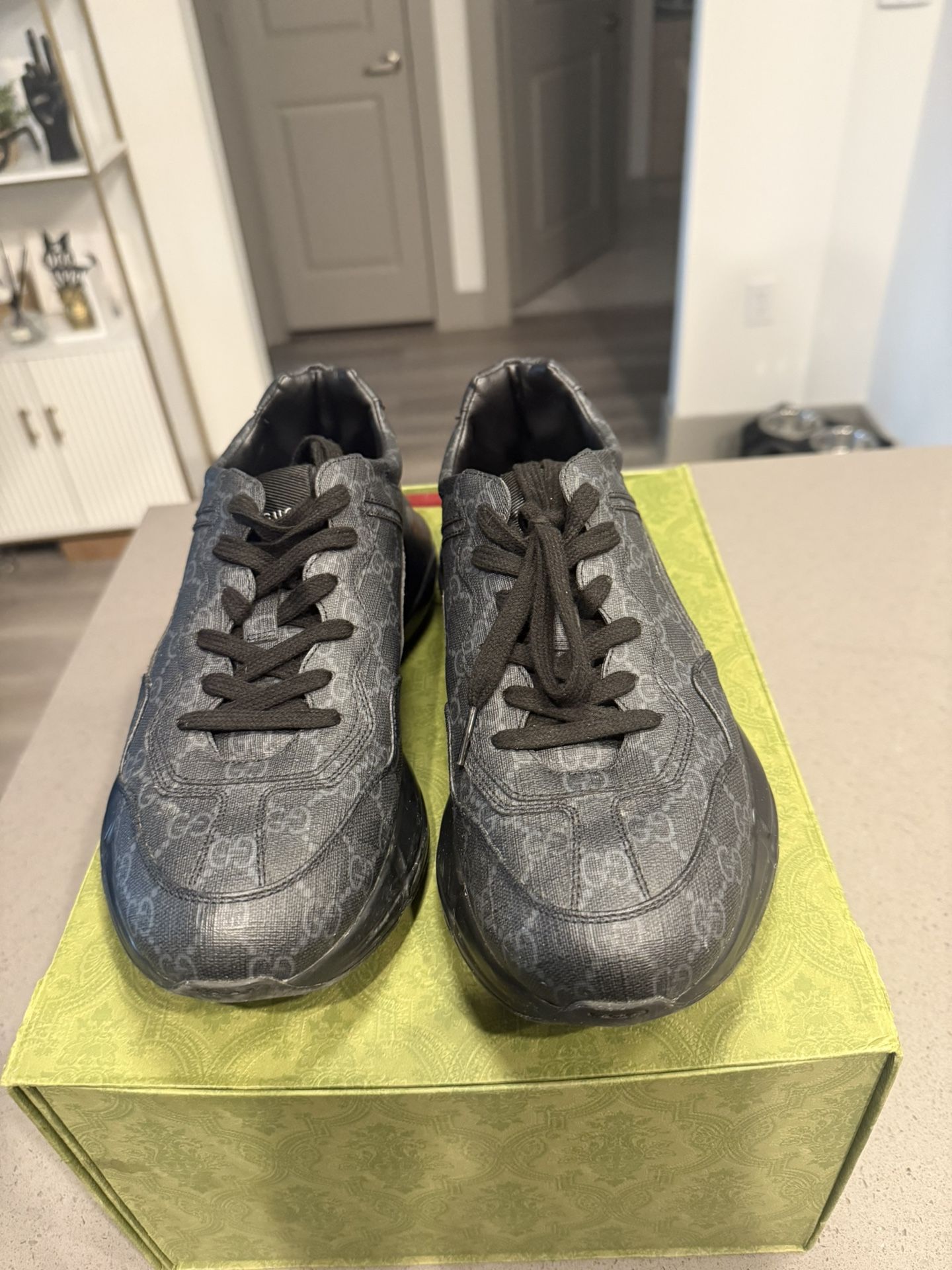 Men Gucci shoes