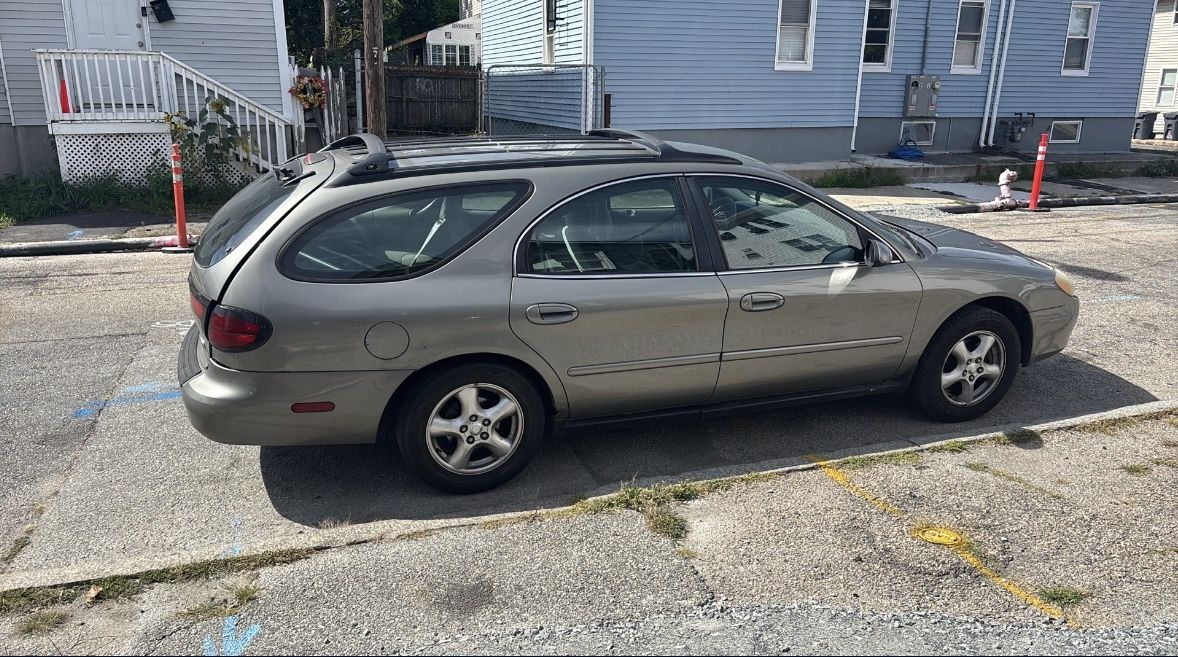 2003 Ford Taurus