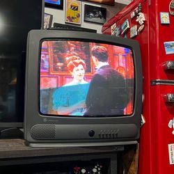 GE 19" CRT TV with remote - Perfect for gaming or VHs hookup