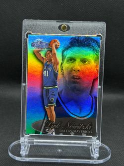 Dirk Nowitzki Flair Showcase Dallas Mavericks Card