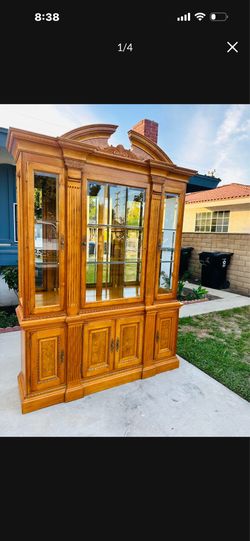 Dining room cabinet/hutch with lights