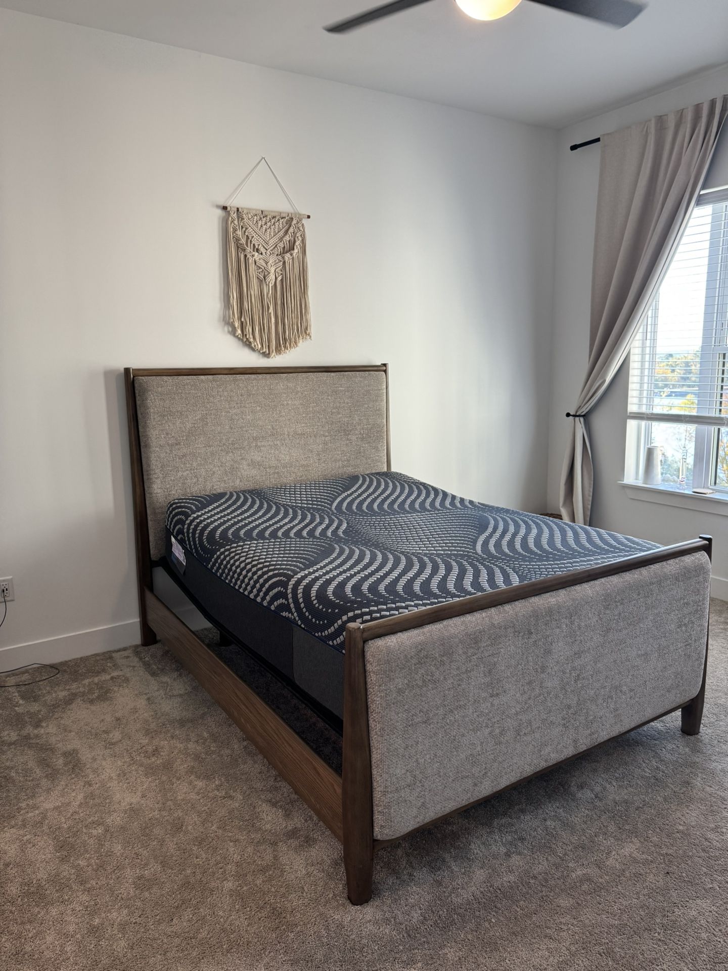 Queen Mattress, Bed frame & Adjustable Base